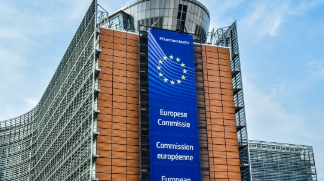 Europa shkon drejt hapjes: KE rekomandon lehtesim te udhetimeve jo thelbesore